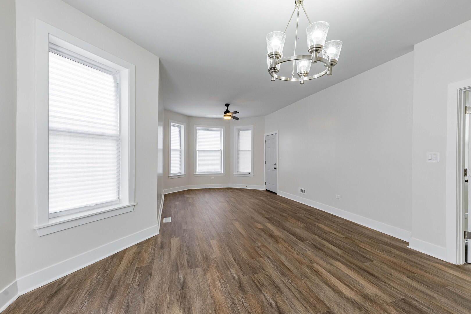 6527 S Marshfield Avenue