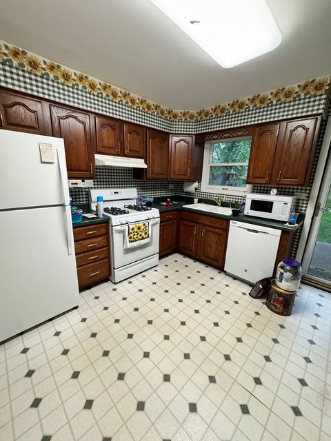 Tiny photo for 5 Mohawk Court, Buffalo Grove, IL 60089 (MLS # 12656614)