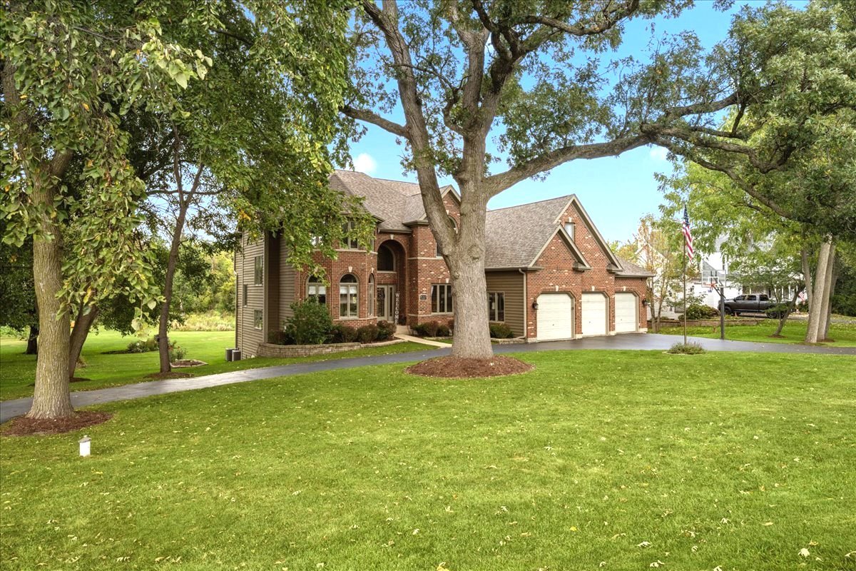 36 E Lexington Circle