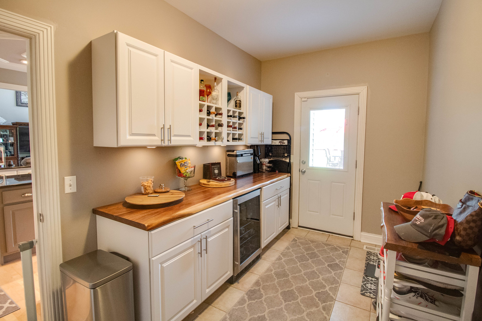 Yorkville, Illinois 60560, United States, 5 Bedrooms Bedrooms, ,4 BathroomsBathrooms,Residential,Contingent,216373