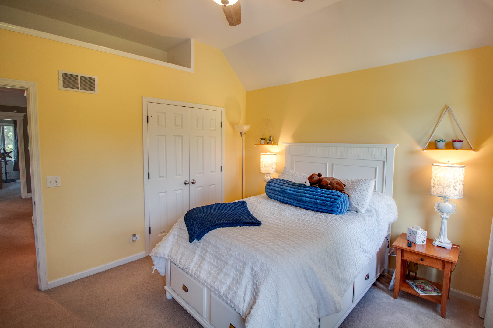 Yorkville, Illinois 60560, United States, 5 Bedrooms Bedrooms, ,4 BathroomsBathrooms,Residential,Contingent,216373