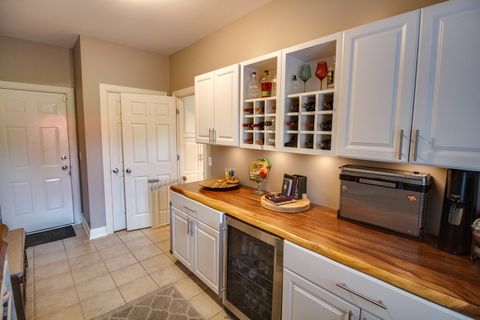 Tiny photo for 36 E Lexington Circle, Yorkville, IL 60560 (MLS # 12475797)