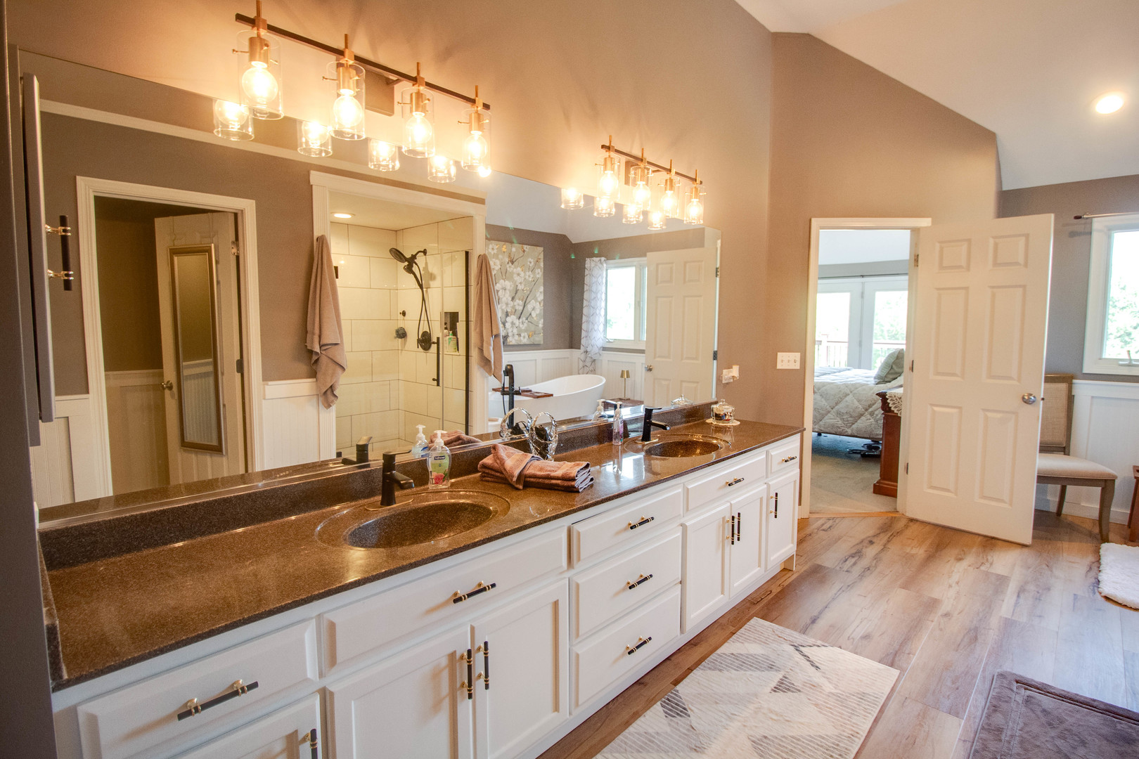 Yorkville, Illinois 60560, United States, 5 Bedrooms Bedrooms, ,4 BathroomsBathrooms,Residential,Contingent,216373