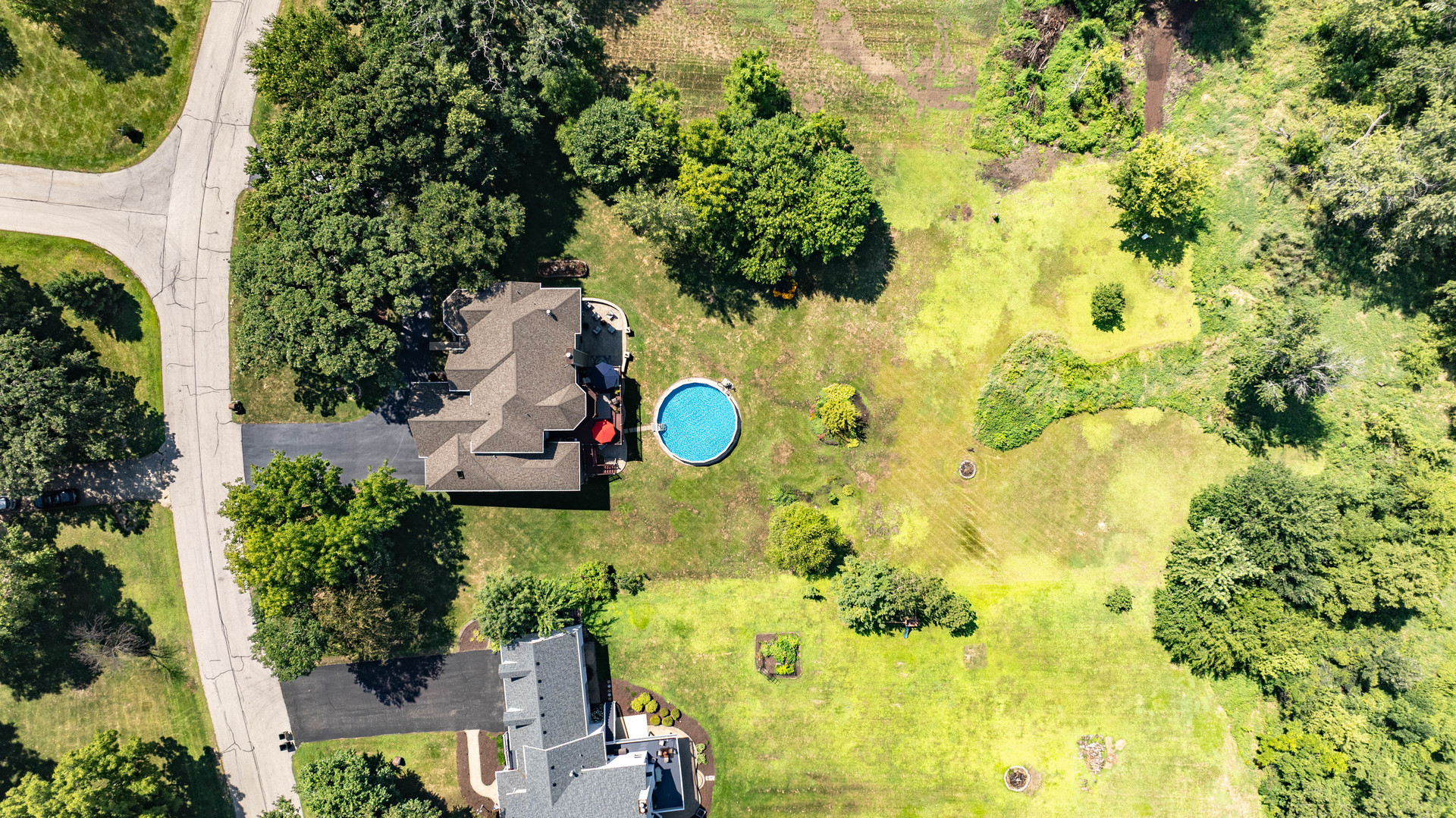 Yorkville, Illinois 60560, United States, 5 Bedrooms Bedrooms, ,4 BathroomsBathrooms,Residential,Contingent,216373