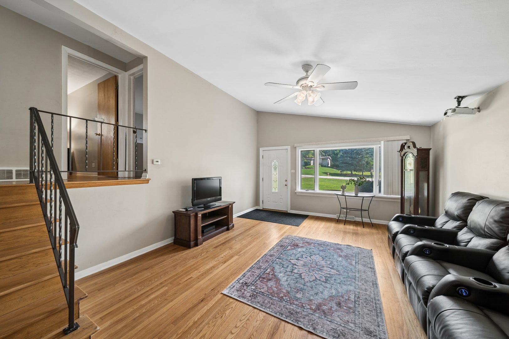 17W320 Scheel Drive