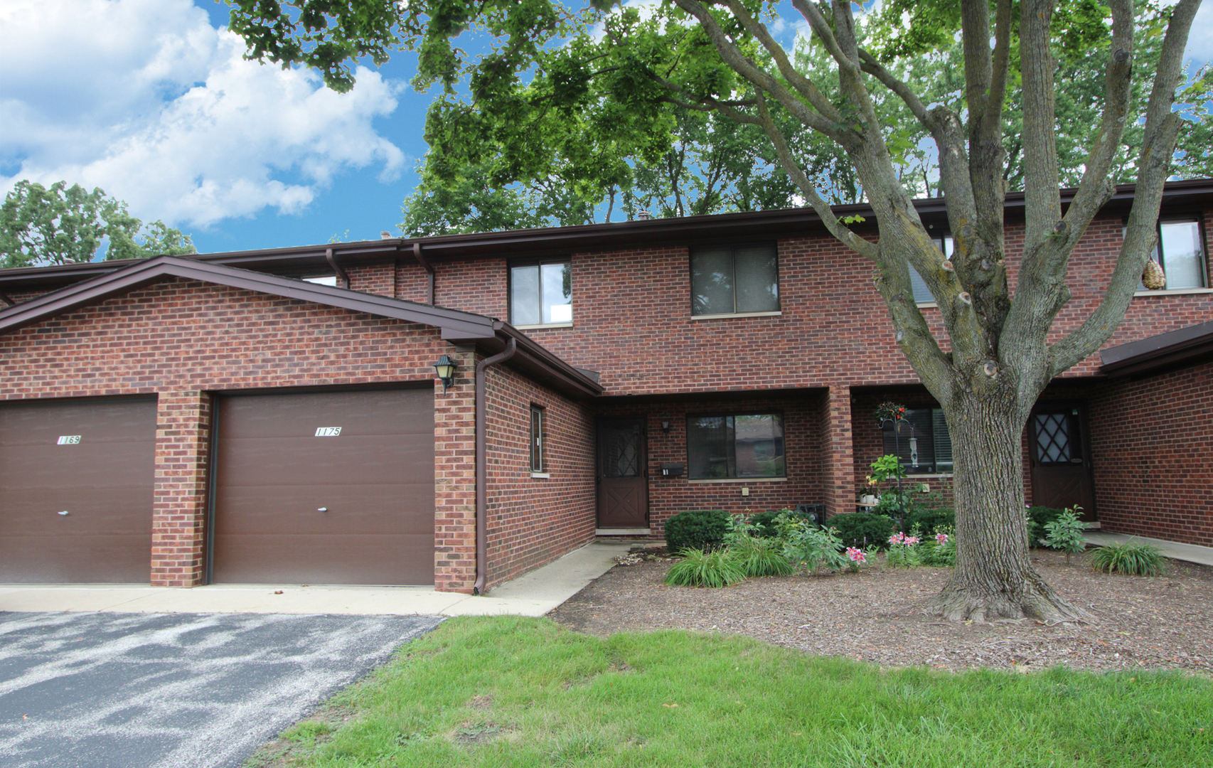 1175 Hunters Lane