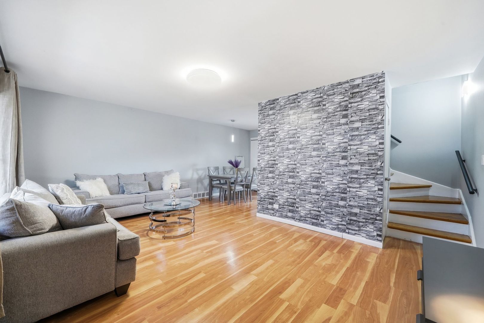 9837 Garden Court