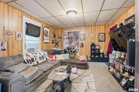 Tiny photo for 625 N DIVISION Street, Davenport, IA 52802 (MLS # QC4270122)