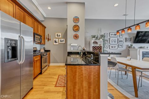 Tiny photo for 2934 W Montrose Avenue #303, Chicago, IL 60618 (MLS # 12631666)