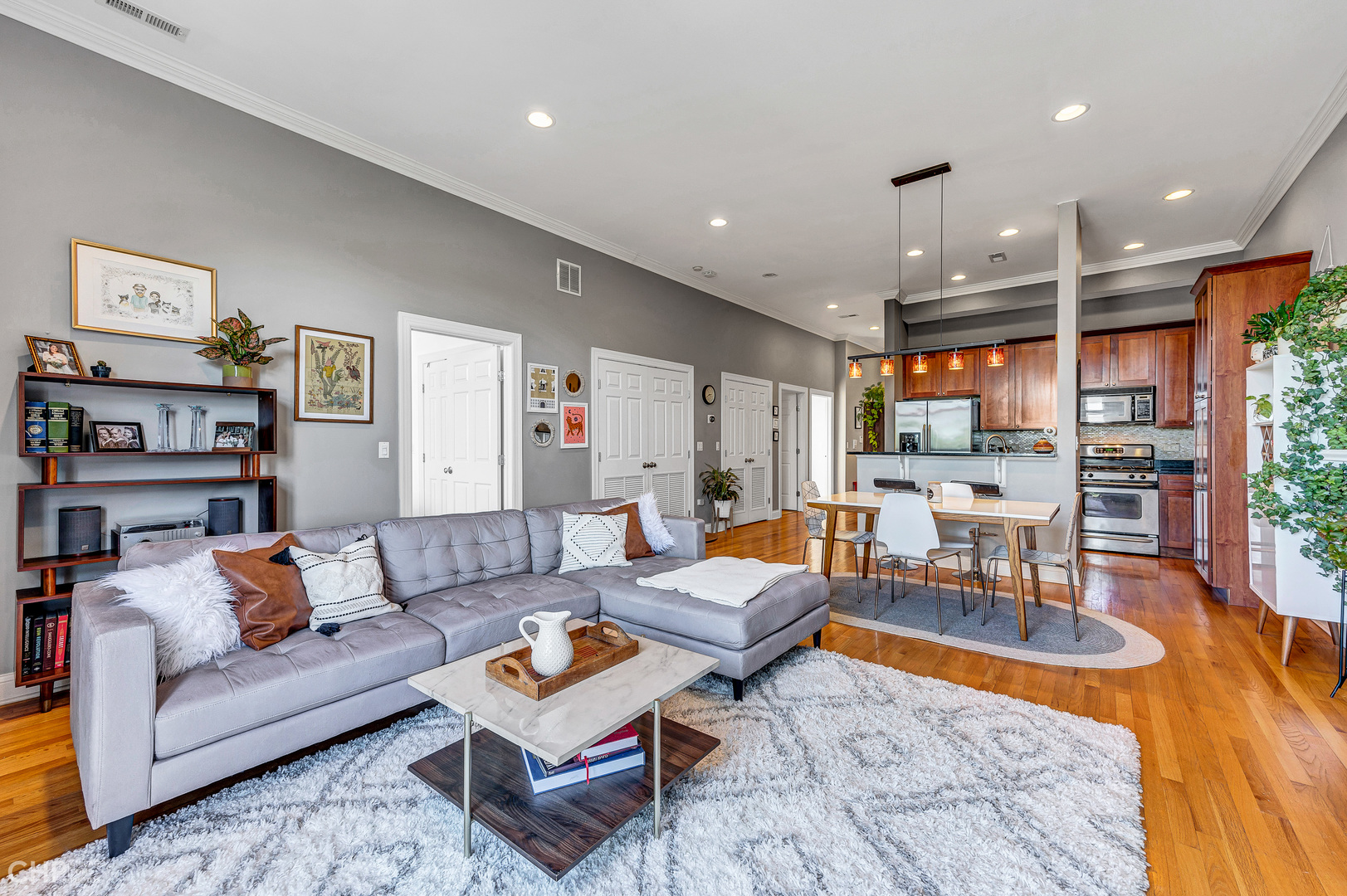 2934 W Montrose Avenue 303
