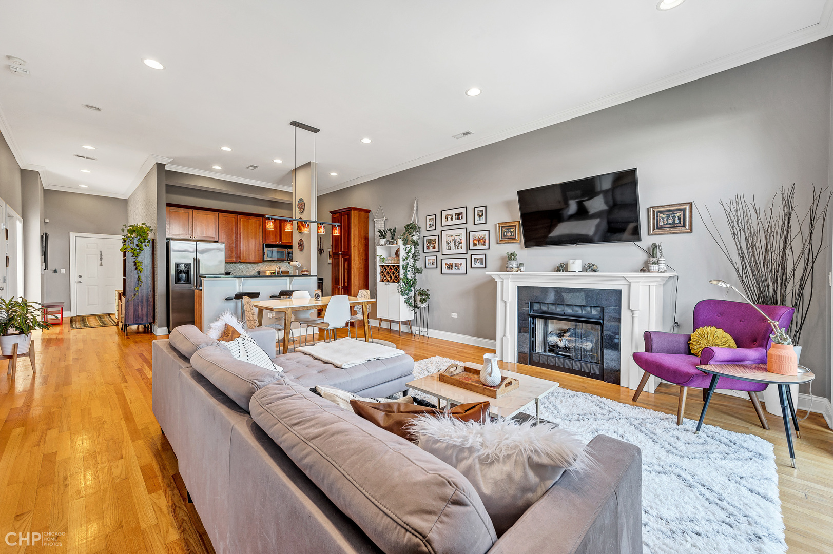 2934 W Montrose Avenue 303