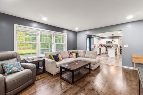 Tiny photo for 40233 N Lakeview Avenue, Antioch, IL 60002 (MLS # 12689039)