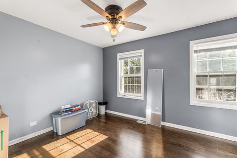 Tiny photo for 40233 N Lakeview Avenue, Antioch, IL 60002 (MLS # 12689039)