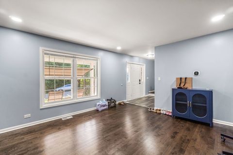 Tiny photo for 40233 N Lakeview Avenue, Antioch, IL 60002 (MLS # 12689039)