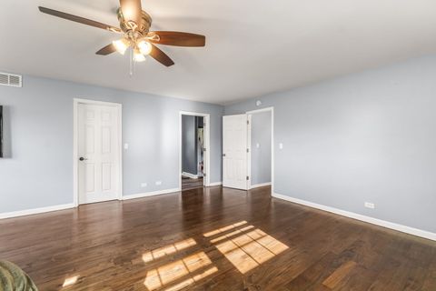 Tiny photo for 40233 N Lakeview Avenue, Antioch, IL 60002 (MLS # 12689039)