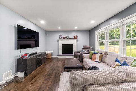 Tiny photo for 40233 N Lakeview Avenue, Antioch, IL 60002 (MLS # 12689039)