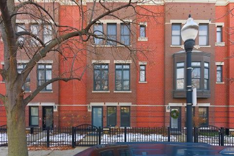 839 W 14th Place Chicago IL 60608