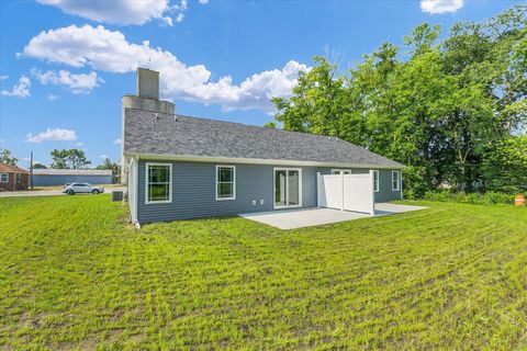 Tiny photo for 207 E Fairfield Street, Fisher, IL 61843 (MLS # 12377593)
