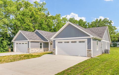 Tiny photo for 207 E Fairfield Street, Fisher, IL 61843 (MLS # 12377593)
