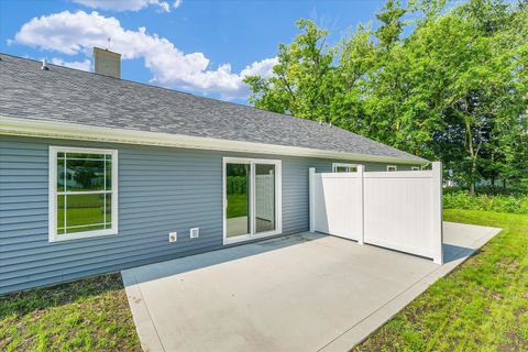 Tiny photo for 207 E Fairfield Street, Fisher, IL 61843 (MLS # 12377593)