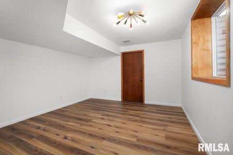 Tiny photo for 3209 E 18TH Place, Davenport, IA 52803 (MLS # QC4269475)