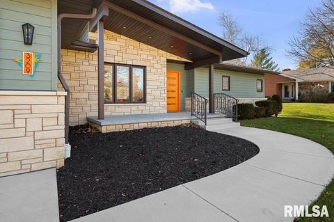 Tiny photo for 3209 E 18TH Place, Davenport, IA 52803 (MLS # QC4269475)