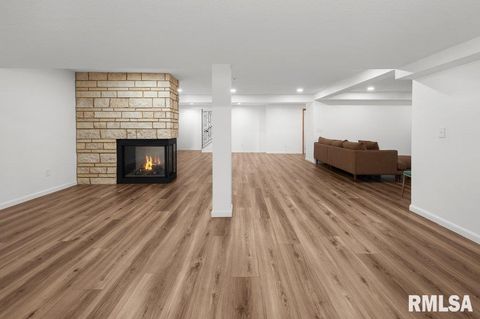 Tiny photo for 3209 E 18TH Place, Davenport, IA 52803 (MLS # QC4269475)