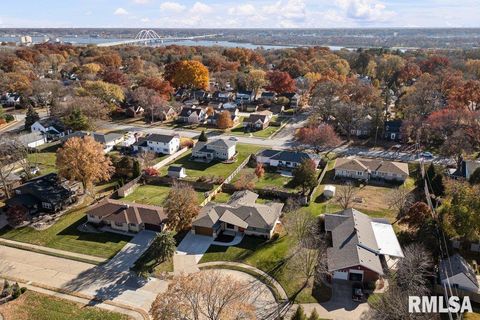 Tiny photo for 3209 E 18TH Place, Davenport, IA 52803 (MLS # QC4269475)