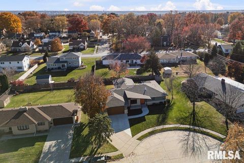 Tiny photo for 3209 E 18TH Place, Davenport, IA 52803 (MLS # QC4269475)