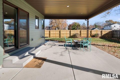 Tiny photo for 3209 E 18TH Place, Davenport, IA 52803 (MLS # QC4269475)