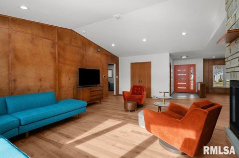 Tiny photo for 3209 E 18TH Place, Davenport, IA 52803 (MLS # QC4269475)