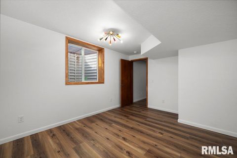 Tiny photo for 3209 E 18TH Place, Davenport, IA 52803 (MLS # QC4269475)