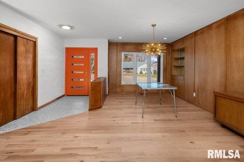 Tiny photo for 3209 E 18TH Place, Davenport, IA 52803 (MLS # QC4269475)