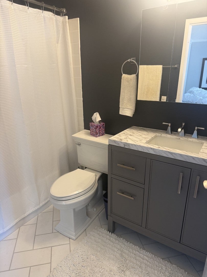 33 W Delaware Place 11C