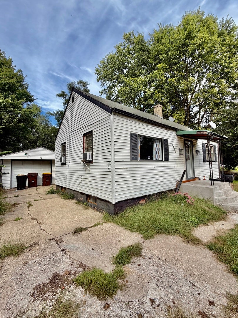 2015 CHESTNUT Street