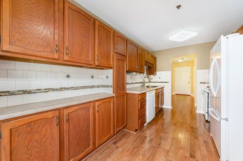 Tiny photo for 127 Acacia Circle #304, Indian Head Park, IL 60525 (MLS # 12507523)