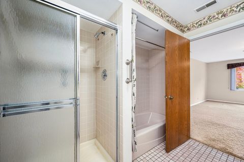 Tiny photo for 127 Acacia Circle #304, Indian Head Park, IL 60525 (MLS # 12507523)