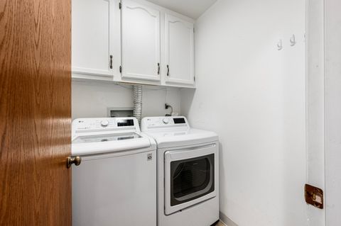 Tiny photo for 127 Acacia Circle #304, Indian Head Park, IL 60525 (MLS # 12507523)