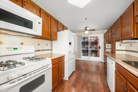 Tiny photo for 127 Acacia Circle #304, Indian Head Park, IL 60525 (MLS # 12507523)