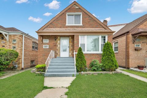 Photo of 7234 S Ridgeway Avenue, Chicago, IL 60629 (MLS # 12659407)