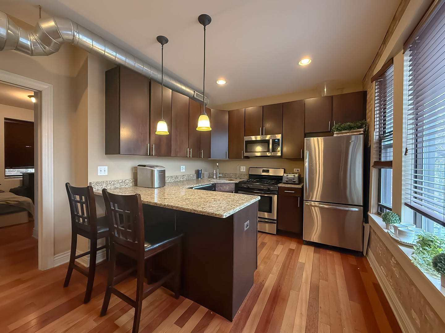 1946 W Newport Avenue 3E