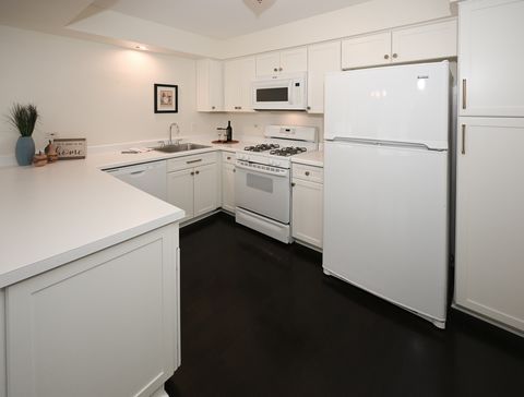 Tiny photo for 274 Greensboro Court #5, Elk Grove Village, IL 60007 (MLS # 12617846)