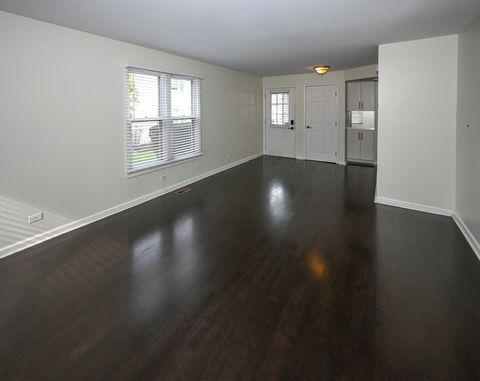 Tiny photo for 274 Greensboro Court #5, Elk Grove Village, IL 60007 (MLS # 12617846)