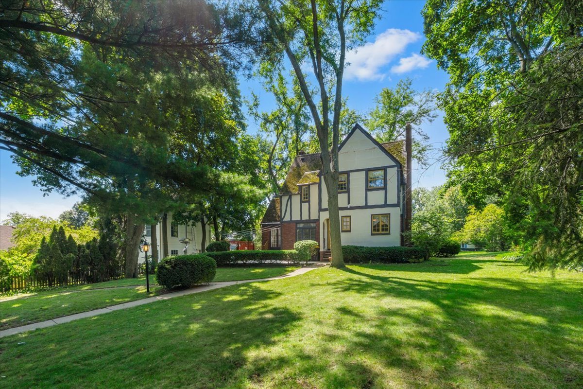 526 W Jackson Street