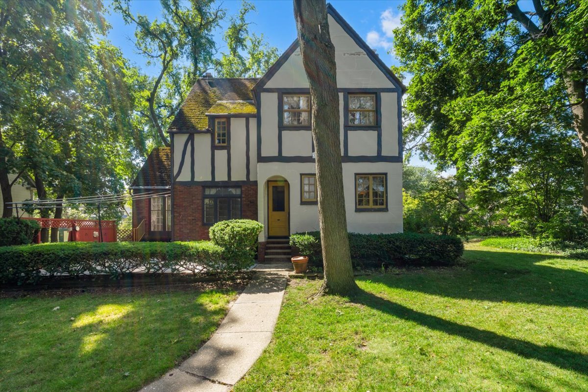 526 W Jackson Street