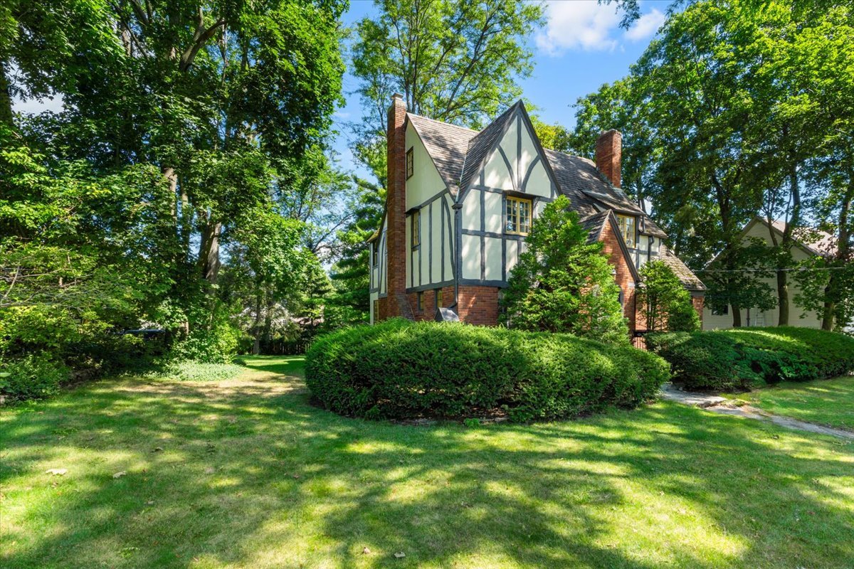 526 W Jackson Street