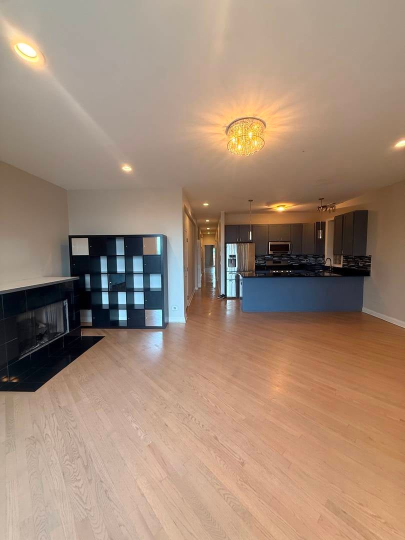 2419 W MADISON Street 3