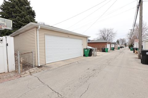 Tiny photo for 1426 Gunderson Avenue, Berwyn, IL 60402 (MLS # 12577963)