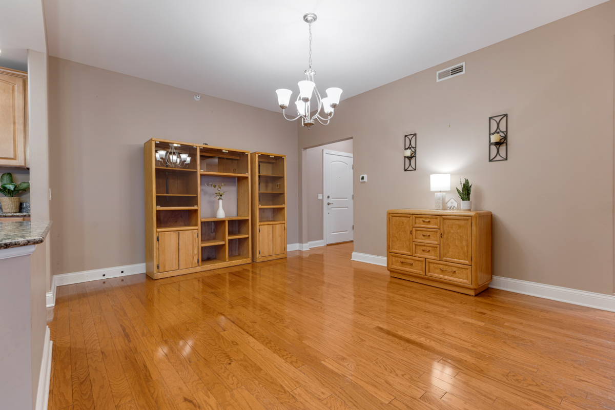 1210 N Foxdale Drive 2-213