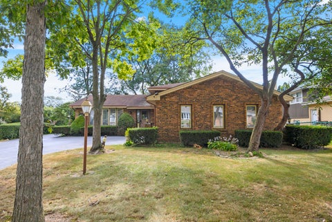 Tiny photo for 8540 Candlelight Drive E, Willow Springs, IL 60480 (MLS # 12756005)